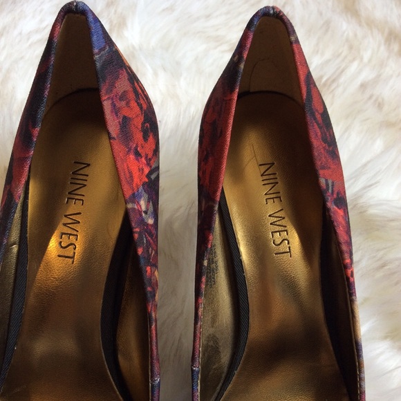 Floral Heels - Picture 4 of 6